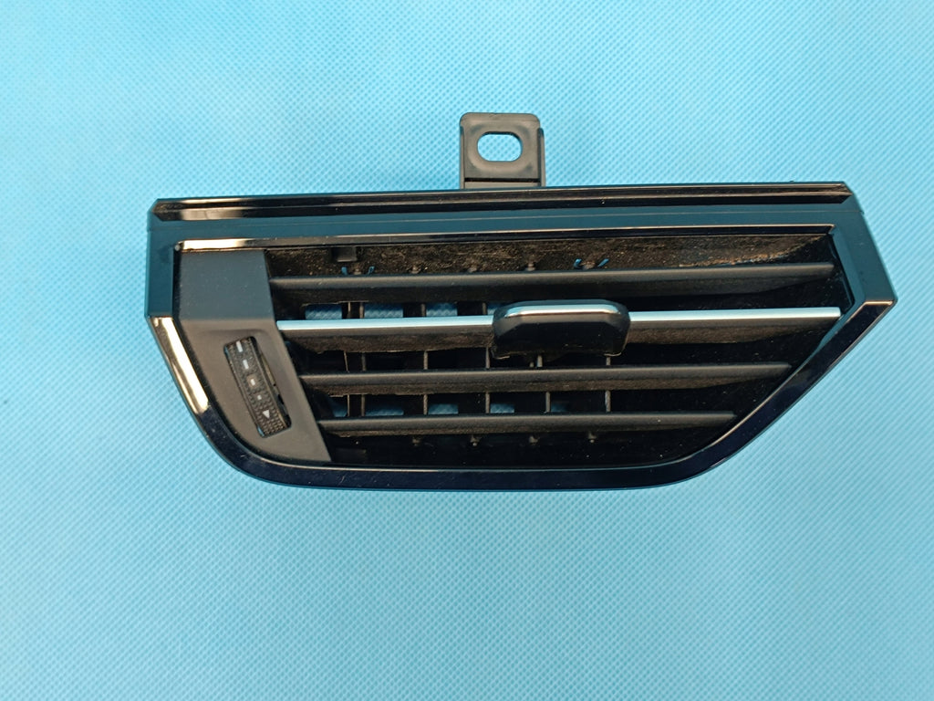 AUDI Q3 F3 SPORTBACK 1.4TFSI E 110KW 2023R AIR SUPPLY GRILLE RIGHT 83B820902