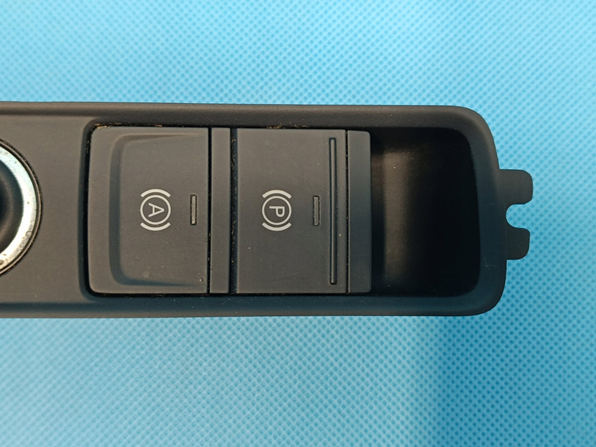 AUDI Q3 F3 SPORTBACK 1.4TFSI E 2023R HANDBRAKE SOCKET 12V 83B863349