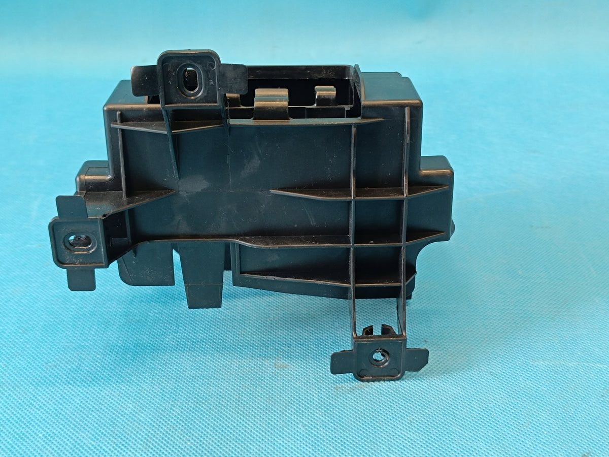 AUDI Q3 F3 SPORTBACK 1.4TFSI e 110KW 24R DRIVER MODULE HOLDER 8V0907333