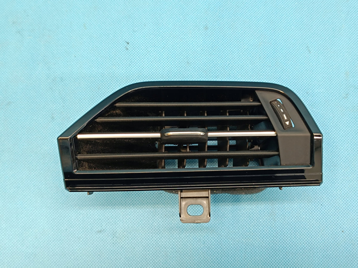 AUDI Q3 F3 SPORTBACK 1,5 TSI 110KW 2024R AIR SUPPLY GRILLE RIGHT 83B820902