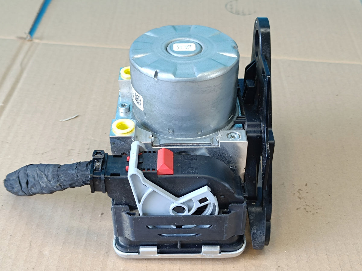 AUDI Q3 F3 SPORTBACK 1,5 TSI 110KW 2024R BRAKE PUMP ABS 5Q0614517GA