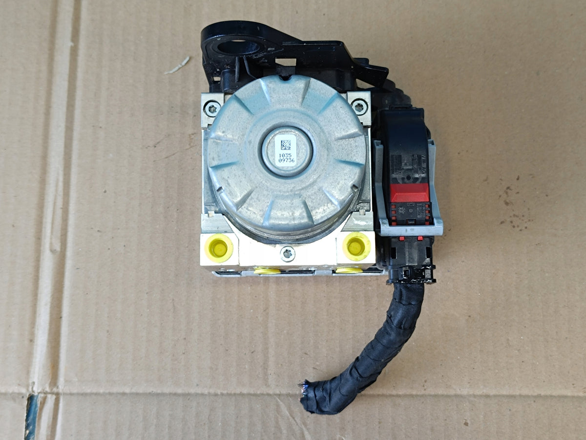 AUDI Q3 F3 SPORTBACK 1,5 TSI 110KW 2024R BRAKE PUMP ABS 5Q0614517GA