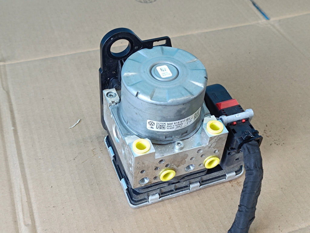 AUDI Q3 F3 SPORTBACK 1,5 TSI 110KW 2024R BRAKE PUMP ABS 5Q0614517GA