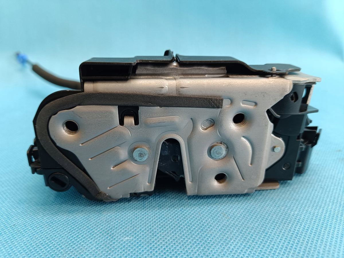 AUDI Q3 F3 SPORTBACK 1,5 TSI 110KW 2024R DOOR LOCK RIGHT REAR 5TA839016P