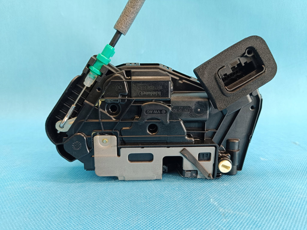 AUDI Q3 F3 SPORTBACK 1,5 TSI 110KW 2024R DOOR LOCK RIGHT REAR 5TA839016P