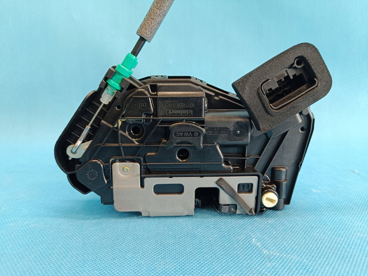 AUDI Q3 F3 SPORTBACK 1,5 TSI 110KW 2024R DOOR LOCK RIGHT REAR 5TA839016P