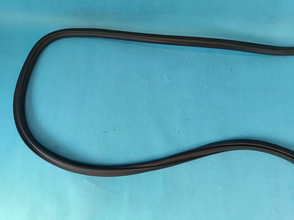 AUDI Q3 F3 SPORTBACK 1,5 TSI 2024 R DOOR SEAL RIGHT FRONT 83F831721B