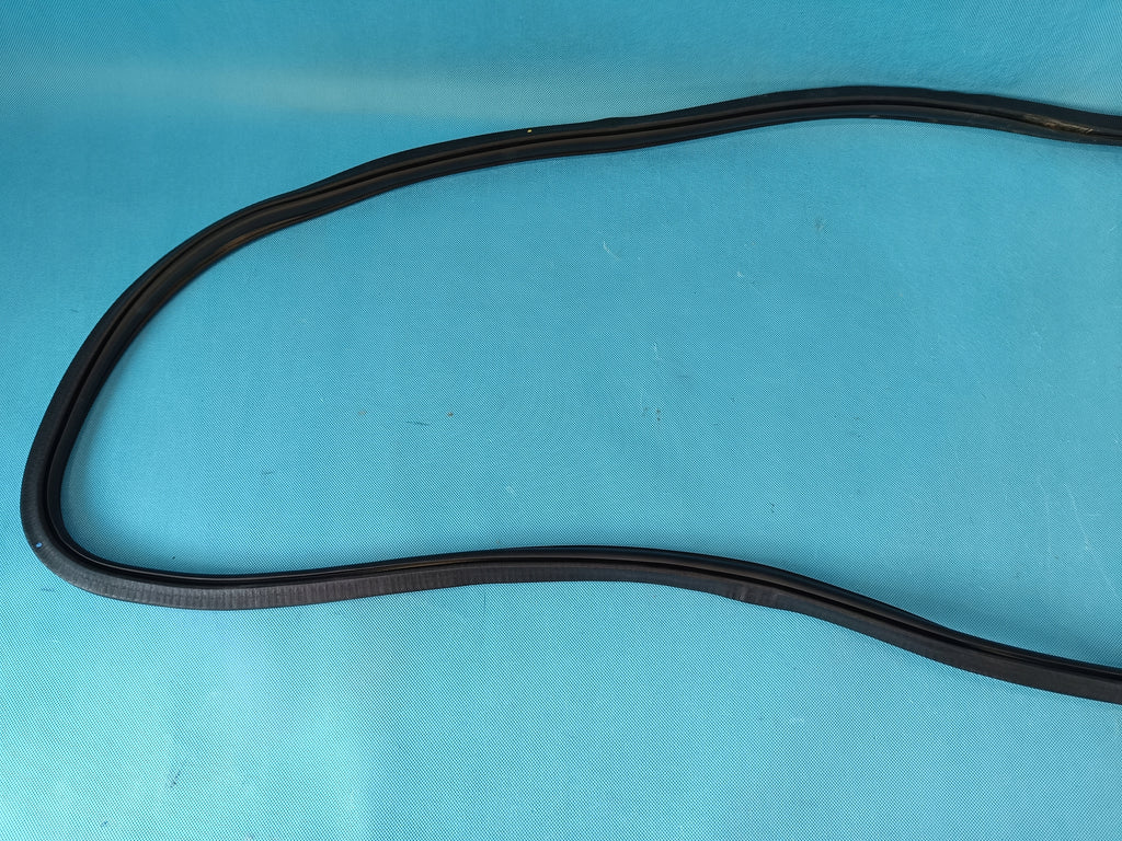 AUDI Q3 F3 SPORTBACK 1,5 TSI 2024 R DOOR SEAL RIGHT FRONT 83F831721B