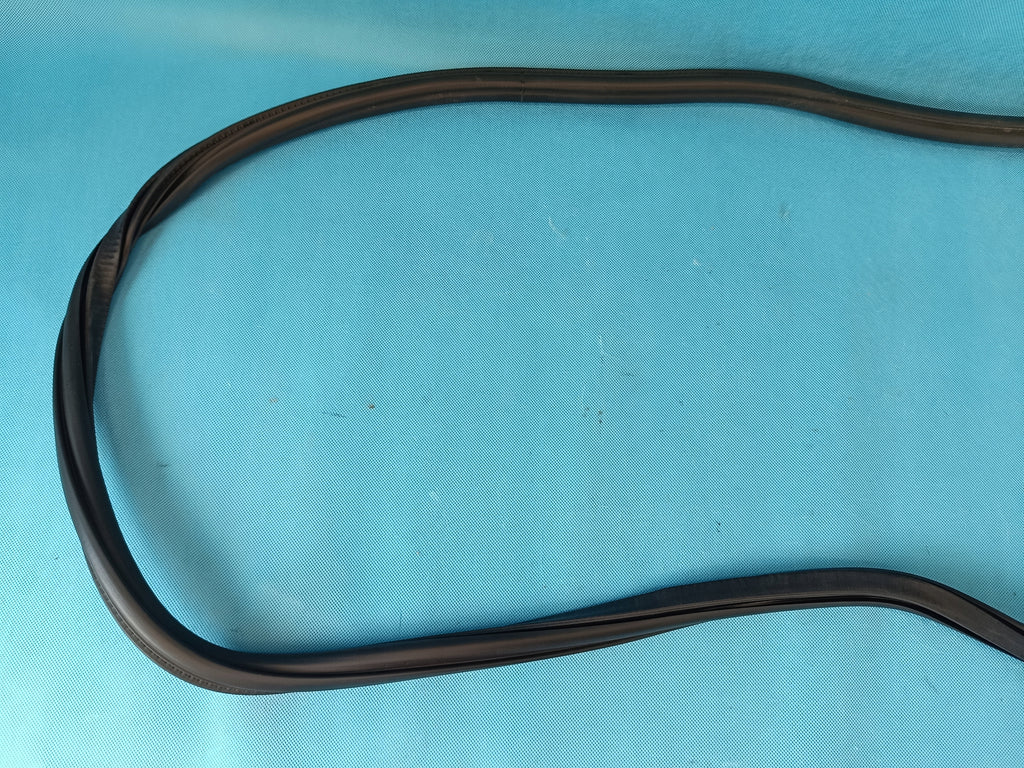 AUDI Q3 F3 SPORTBACK 1,5 TSI 2024 R DOOR SEAL RIGHT REAR 83F833721A
