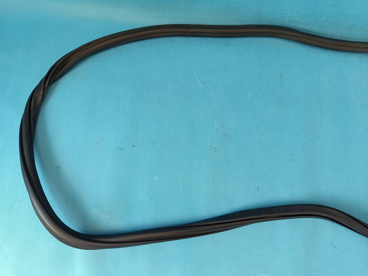 AUDI Q3 F3 SPORTBACK 1,5 TSI 2024 R DOOR SEAL RIGHT REAR 83F833721A