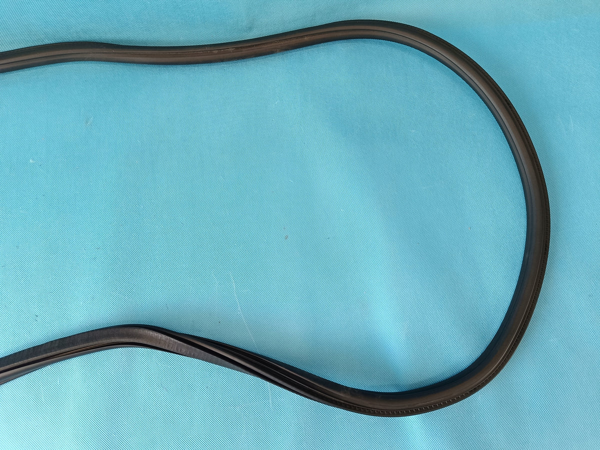 AUDI Q3 F3 SPORTBACK 1,5 TSI 2024 R DOOR SEAL RIGHT REAR 83F833721A