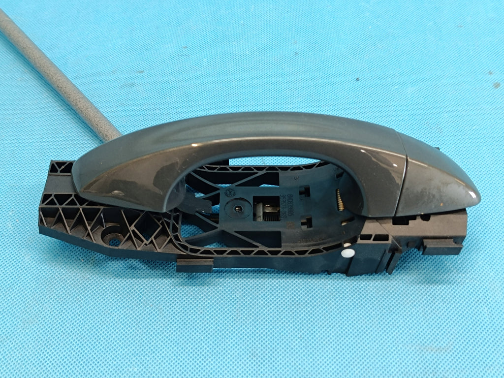 AUDI Q3 F3 SPORTBACK 1,5TSI 110KW 2024R DOOR HANDLE RIGHT FRONT 5G0837206N