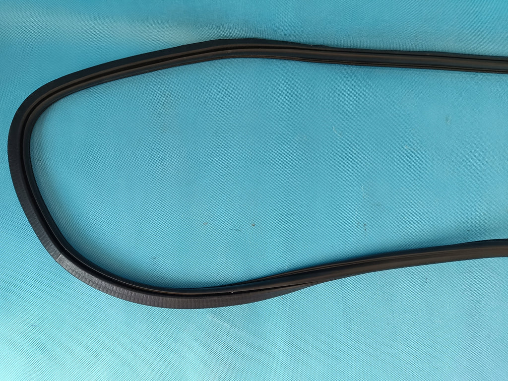 AUDI Q3 F3 SPORTBACK 1,5TSI 110KW 2024R DOOR SEAL LEFT REAR 83F833721A