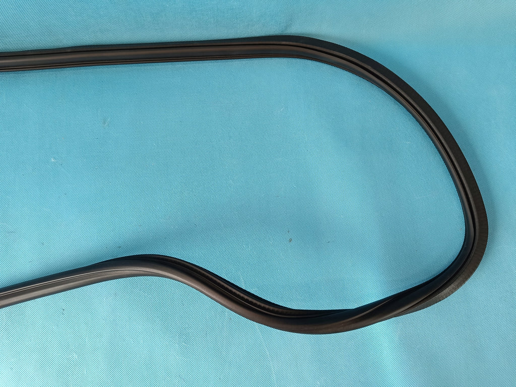 AUDI Q3 F3 SPORTBACK 1,5TSI 110KW 2024R DOOR SEAL LEFT REAR 83F833721A