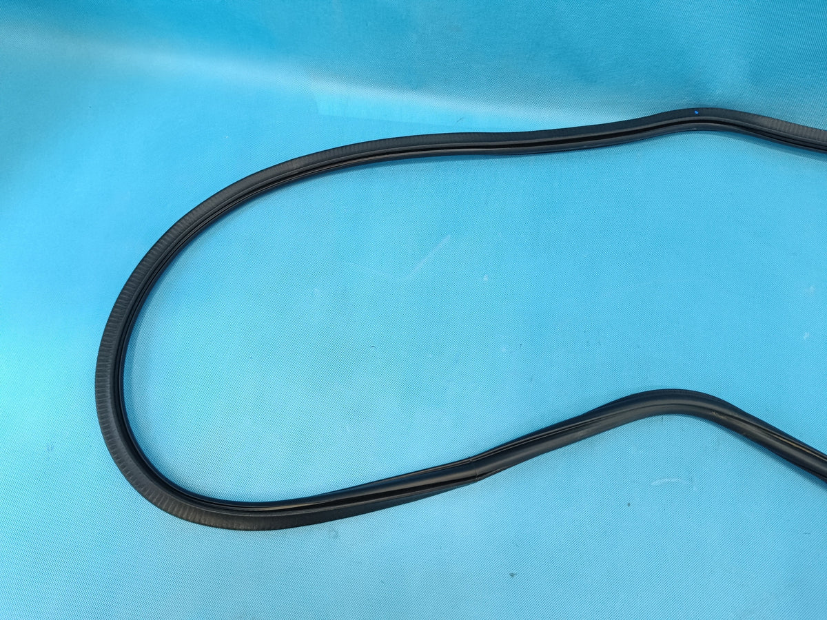 AUDI Q3 F3 SPORTBACK 2.0 TFSI 2024 R DOOR SEAL RIGHT FRONT 83F833721A
