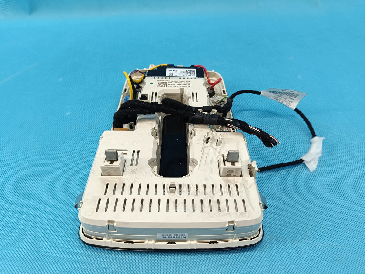 AUDI Q3 F3 SPORTBACK 4x4 2.0 TFSI 180KW 2024 R INNER LAMP 81A947135CH