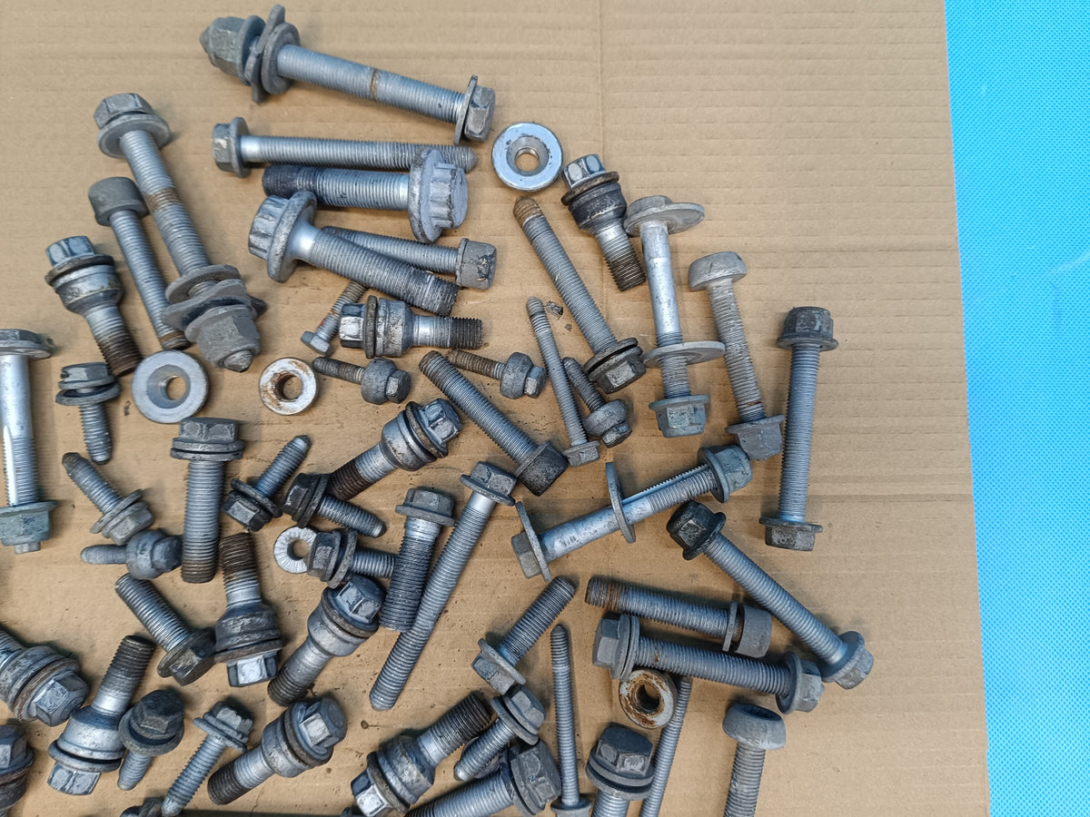AUDI Q3 F3 SPORTBACK 4x4 2.0 TFSI 180KW 2024 R SUSPENSION SCREWS 7,50kg
