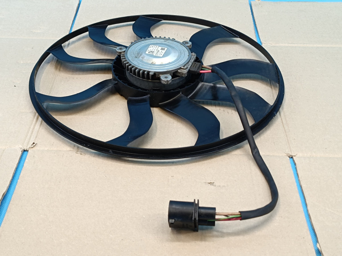 AUDI Q3 F3 SPORTBACK 4x4 2.0TFSI 180KW 2024R RADIATOR FAN 5WA121203B