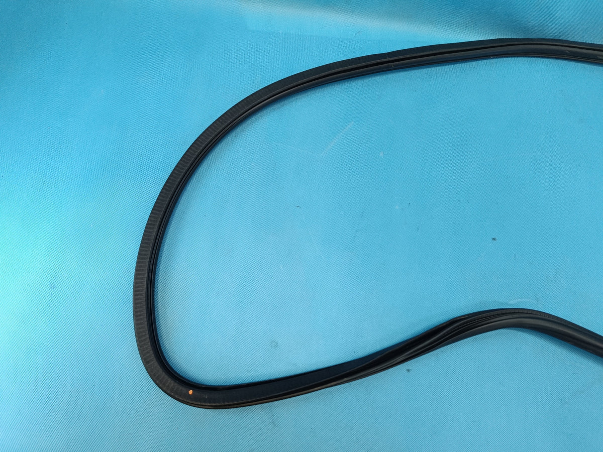 AUDI Q3 F3 SPORTBACK 4x4 2.0TFSI 2024R DOOR SEAL LEFT REAR 83F833721A
