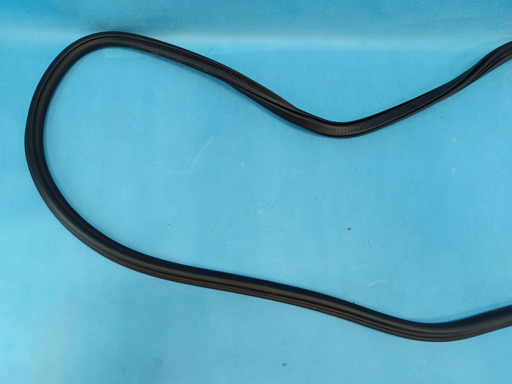 AUDI Q3 F3 SPORTBACK 4x4 2.0TFSI 2024R DOOR SEAL LEFT REAR 83F833721A
