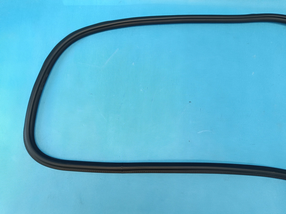 AUDI Q3 F3 SPORTBACK 4x4 2.0TFSI 2024R DOOR SEAL RIGHT REAR 83F833721A