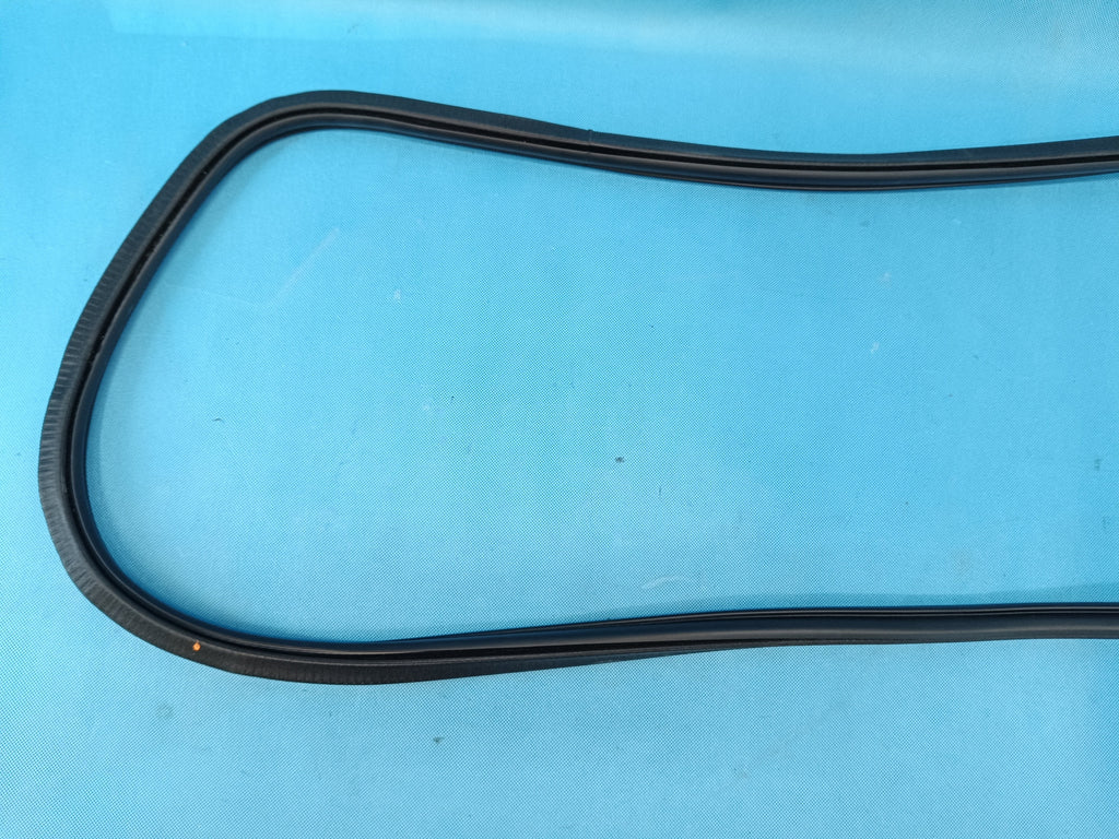 AUDI Q3 F3 SPORTBACK 4x4 2.0TFSI 2024R DOOR SEAL RIGHT REAR 83F833721A
