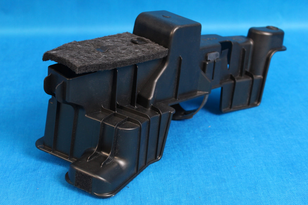 AUDI Q3 LIFT 8U JACK MOUNT 8U0011215E 2017R