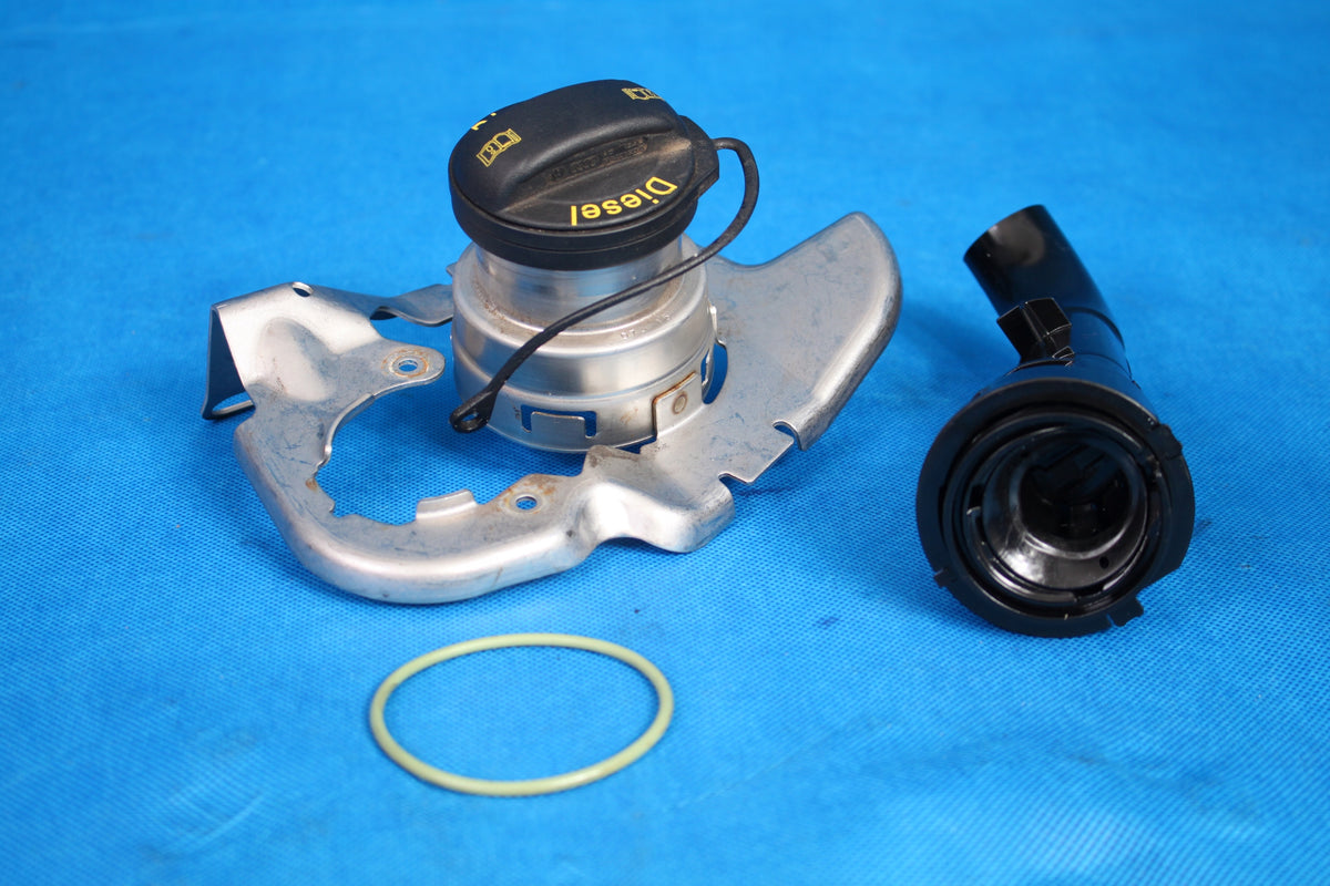 AUDI Q3 S-LINE 8U INGOT FILLER CAP 5N0201400 2015R
