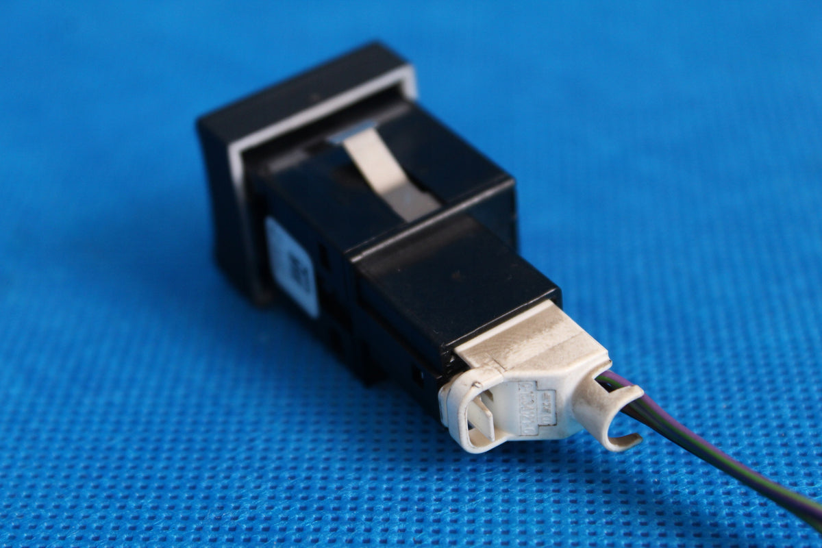 AUDI Q3 S-LINE 8U TRACTION CONTROL SWITCH 2015R