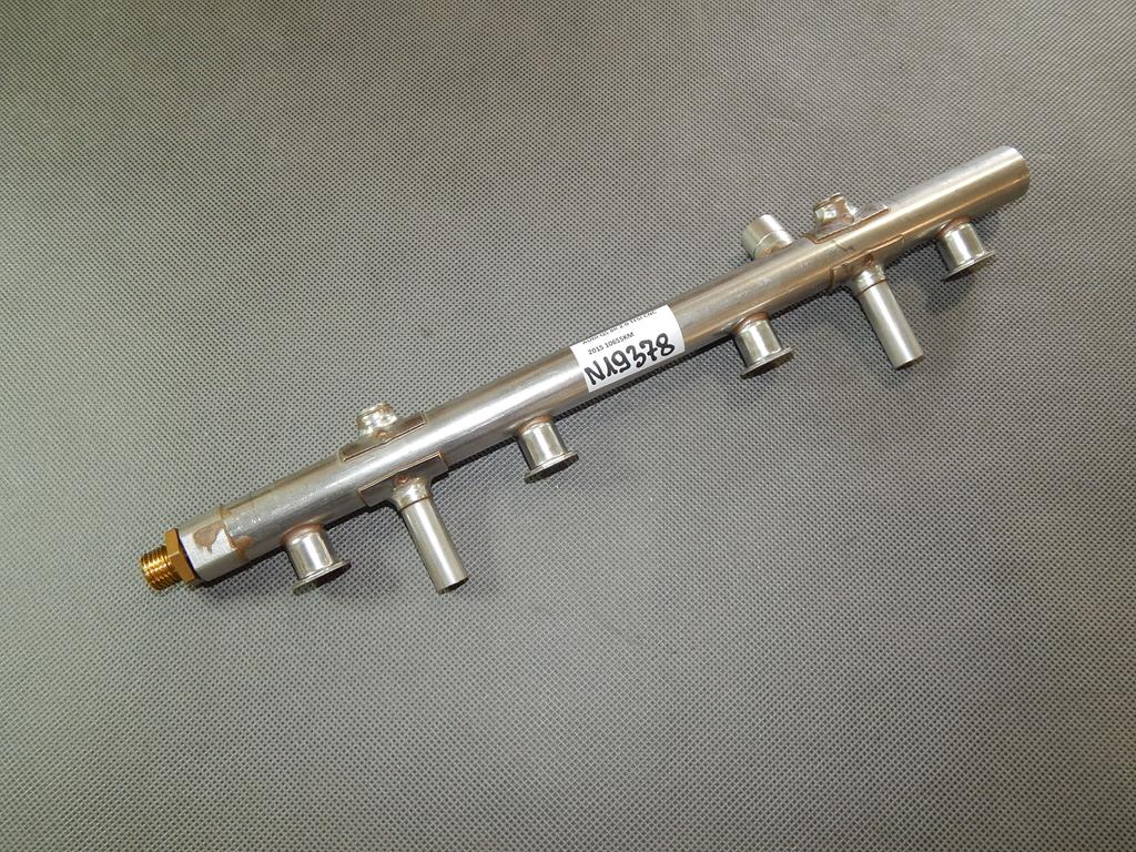 AUDI Q5 8R LIFT INJECTION RAIL 06K133317G