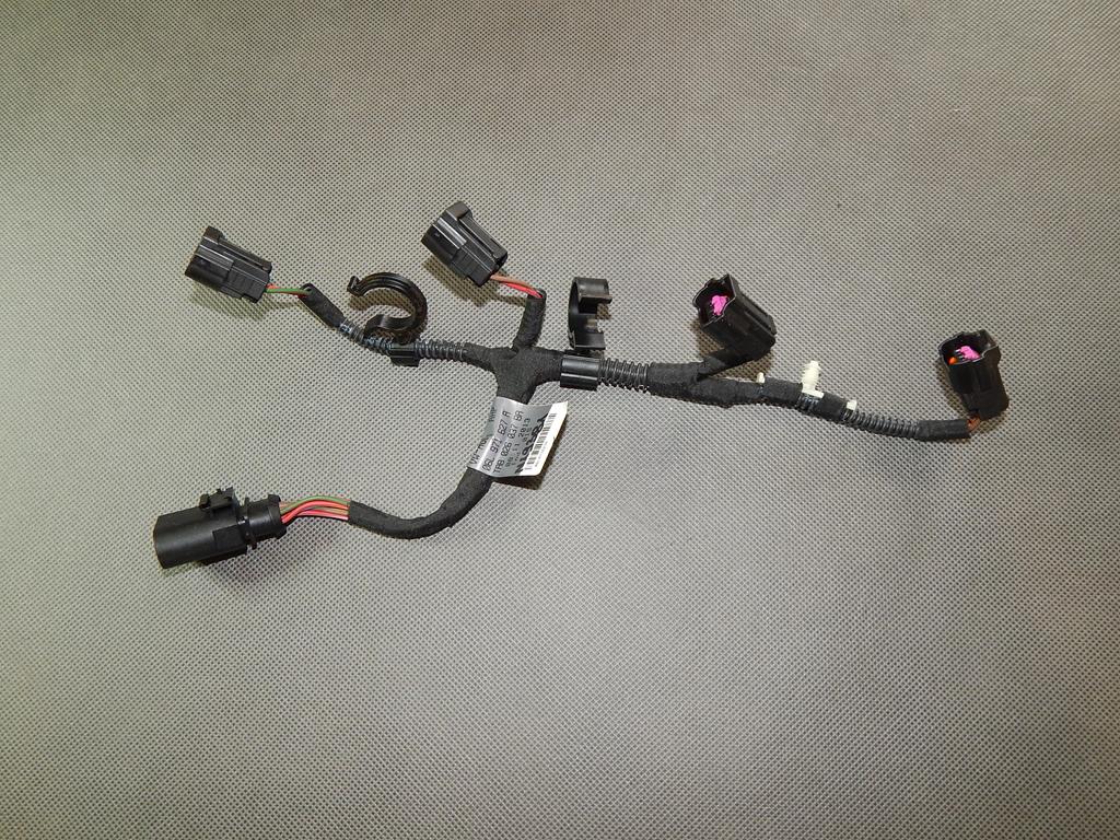 AUDI Q5 8R LIFT INJECTOR BEAM 06L971627A