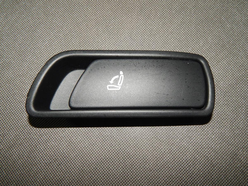 AUDI Q5 8R REAR SEAT PULL 8R0885682A