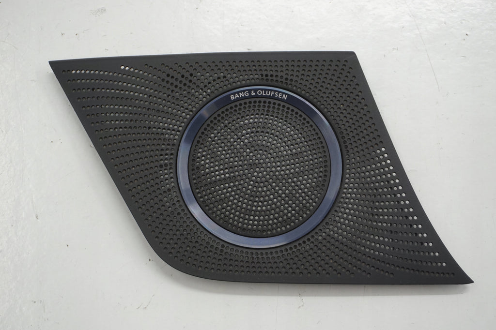 AUDI Q5 8R SPEAKER GRILLE RIGHT BANG&OLUFSEN 8R0857228A