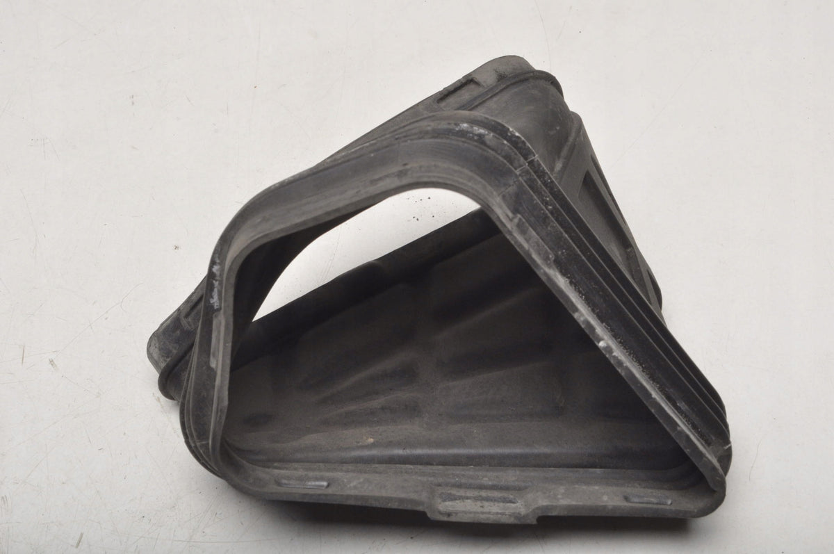 AUDI Q5 AIR INTAKE PIPE 8K0129739B