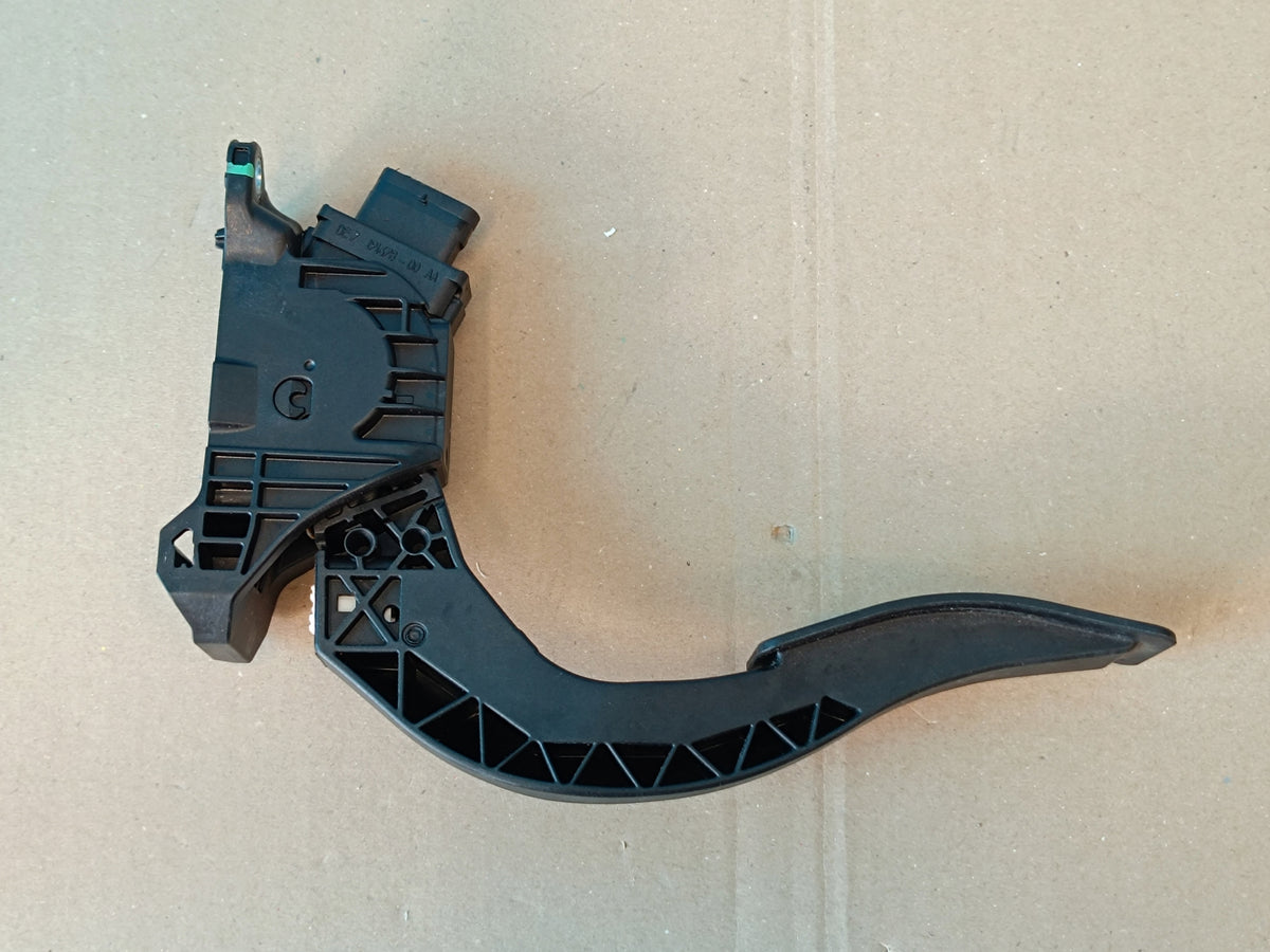 AUDI Q5 FY LIFT 2.0 TDI 150KW 2022 R GAS PEDAL POTENTIOMETER 8IN1723523