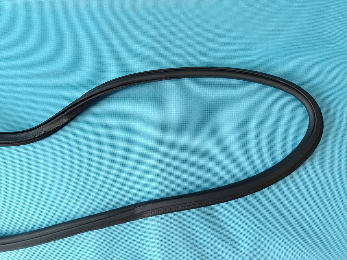AUDI Q5 II FY 2.0 TDI 140KW 2019 R DOOR SEAL RIGHT FRONT 80A831721C