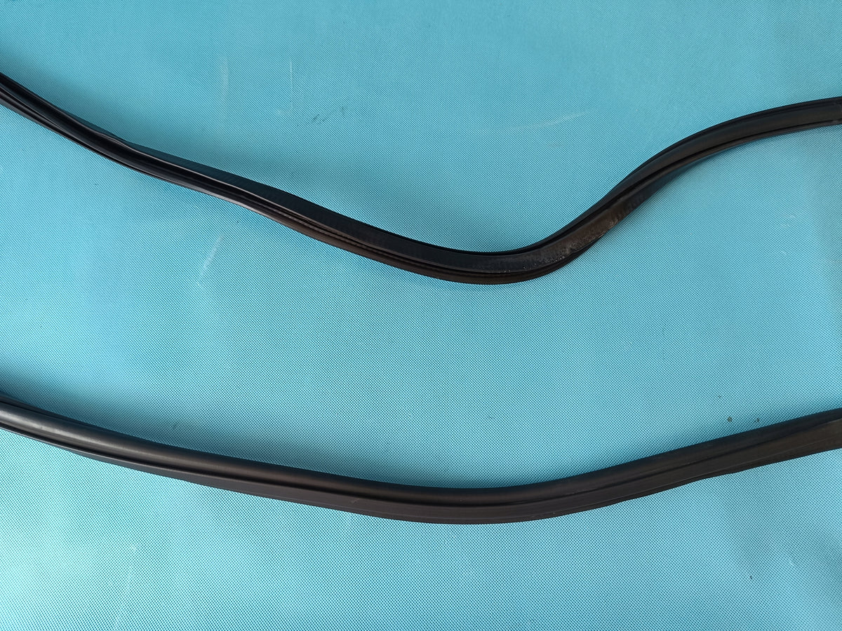 AUDI Q5 II FY 2.0 TDI 140KW 2019 R DOOR SEAL RIGHT FRONT 80A831721C