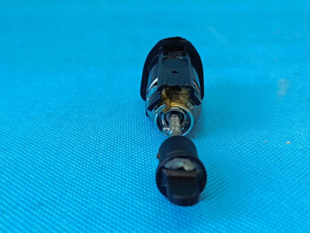 AUDI Q5 II FY 2.0 TDI 140KW 2019R KEY LOCK INSERT 80B837167A 8W0071208