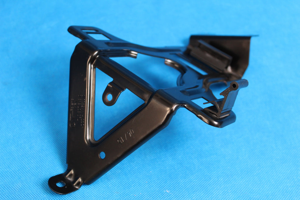 AUDI Q7 4L LIFT DRIVER MOUNT 2015R 7L0907649C