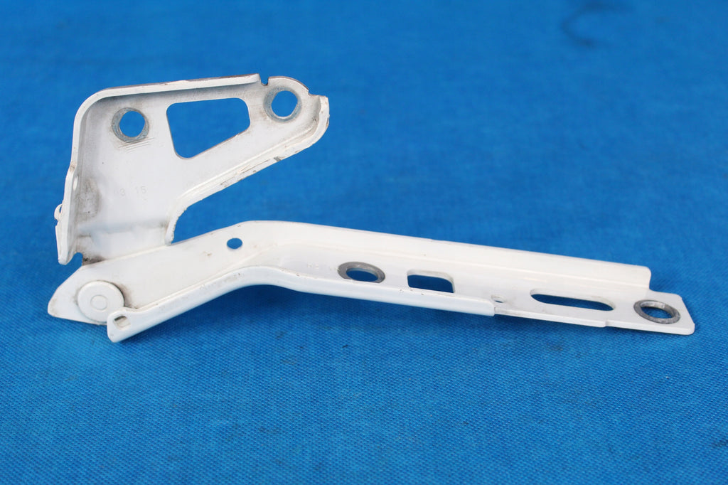 AUDI Q7 4L MASK HINGE RIGHT 4L0823302 2015R