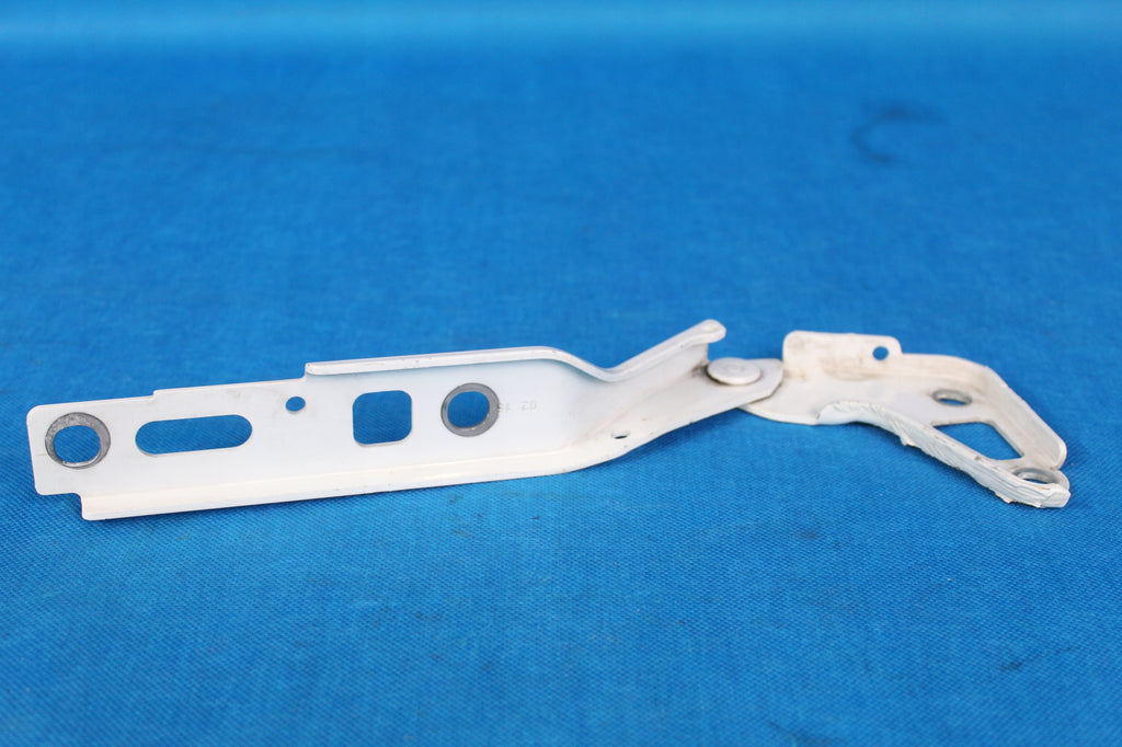 AUDI Q7 4L MASK HINGE RIGHT 4L0823302 2015R