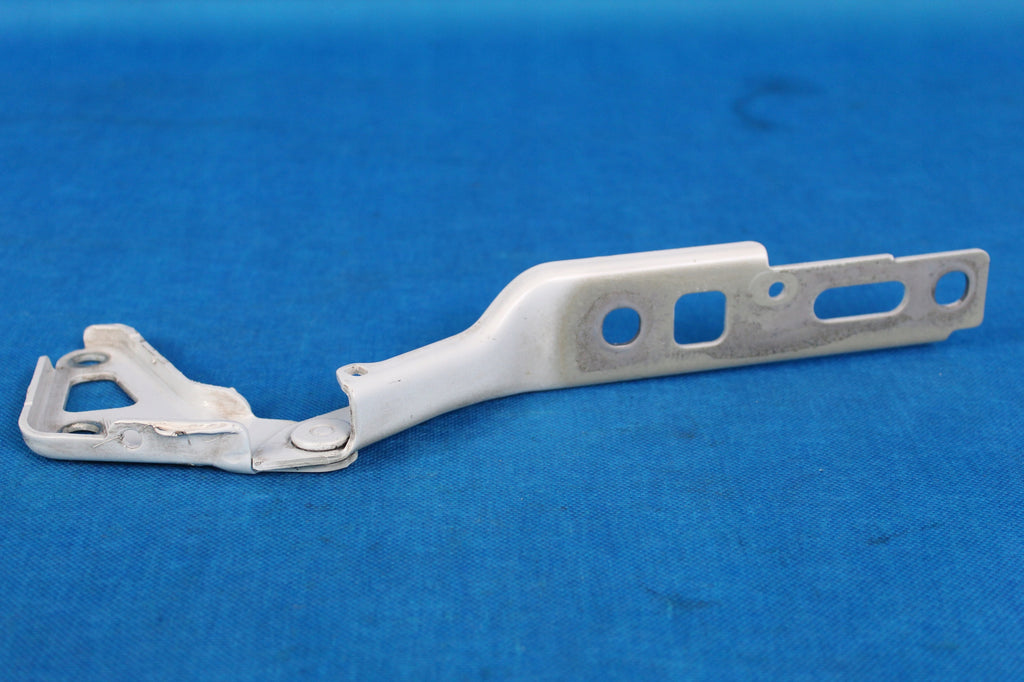 AUDI Q7 4L MASK HINGE RIGHT 4L0823302 2015R