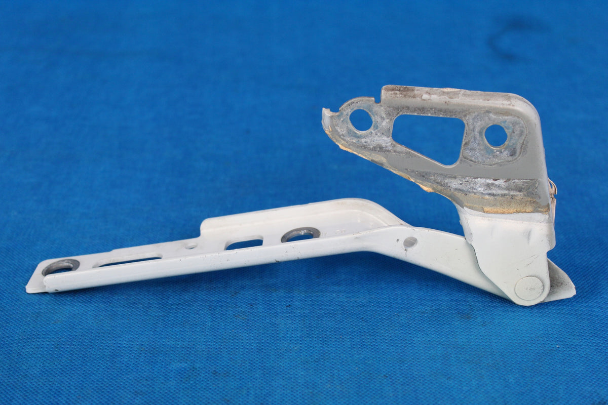 AUDI Q7 4L MASK HINGE RIGHT 4L0823302 2015R