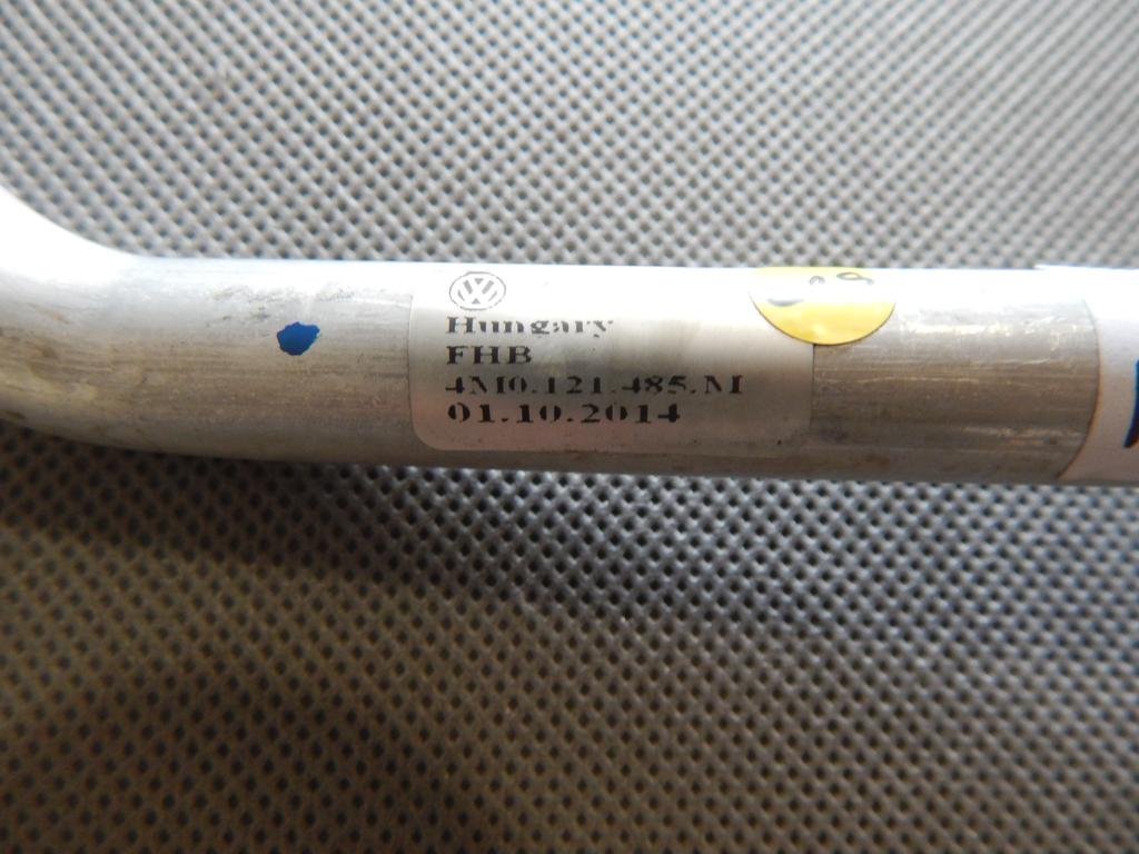 AUDI Q7 4M 3.0 TFSI PIPE 4M0121485M