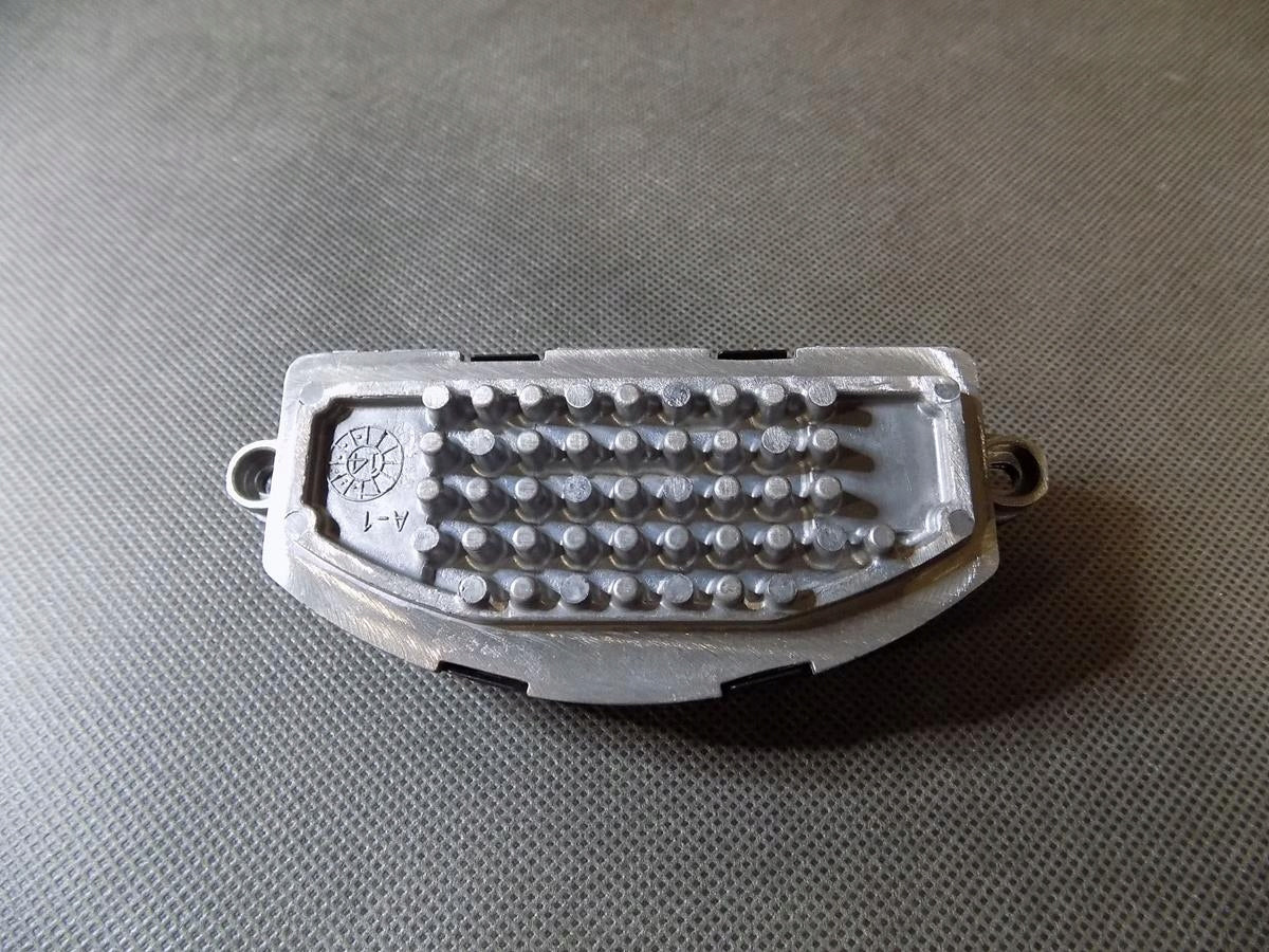 AUDI Q7 4M BLOWER DIRECTOR 4M0820521