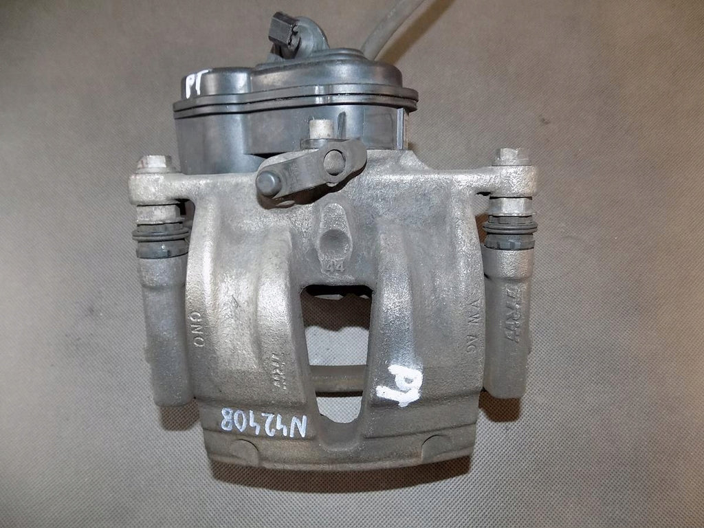 AUDI Q7 4M CLAMP RIGHT REAR 4M0615406AR