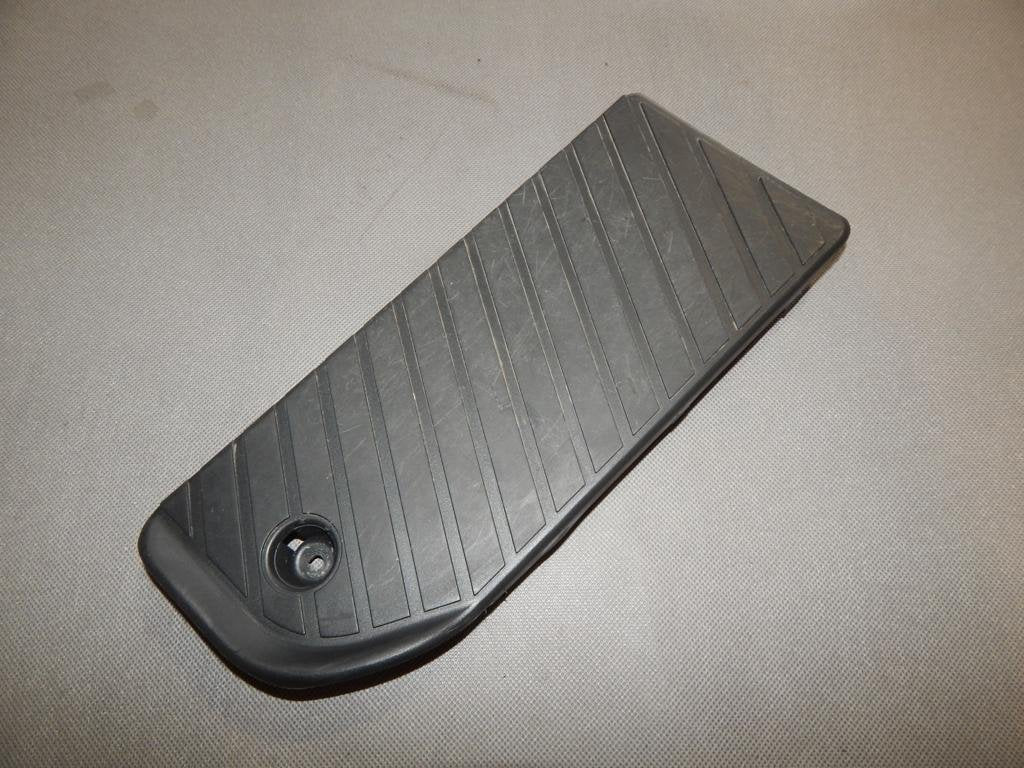 AUDI Q7 4M FOOTREST FOOT 4M1864777A