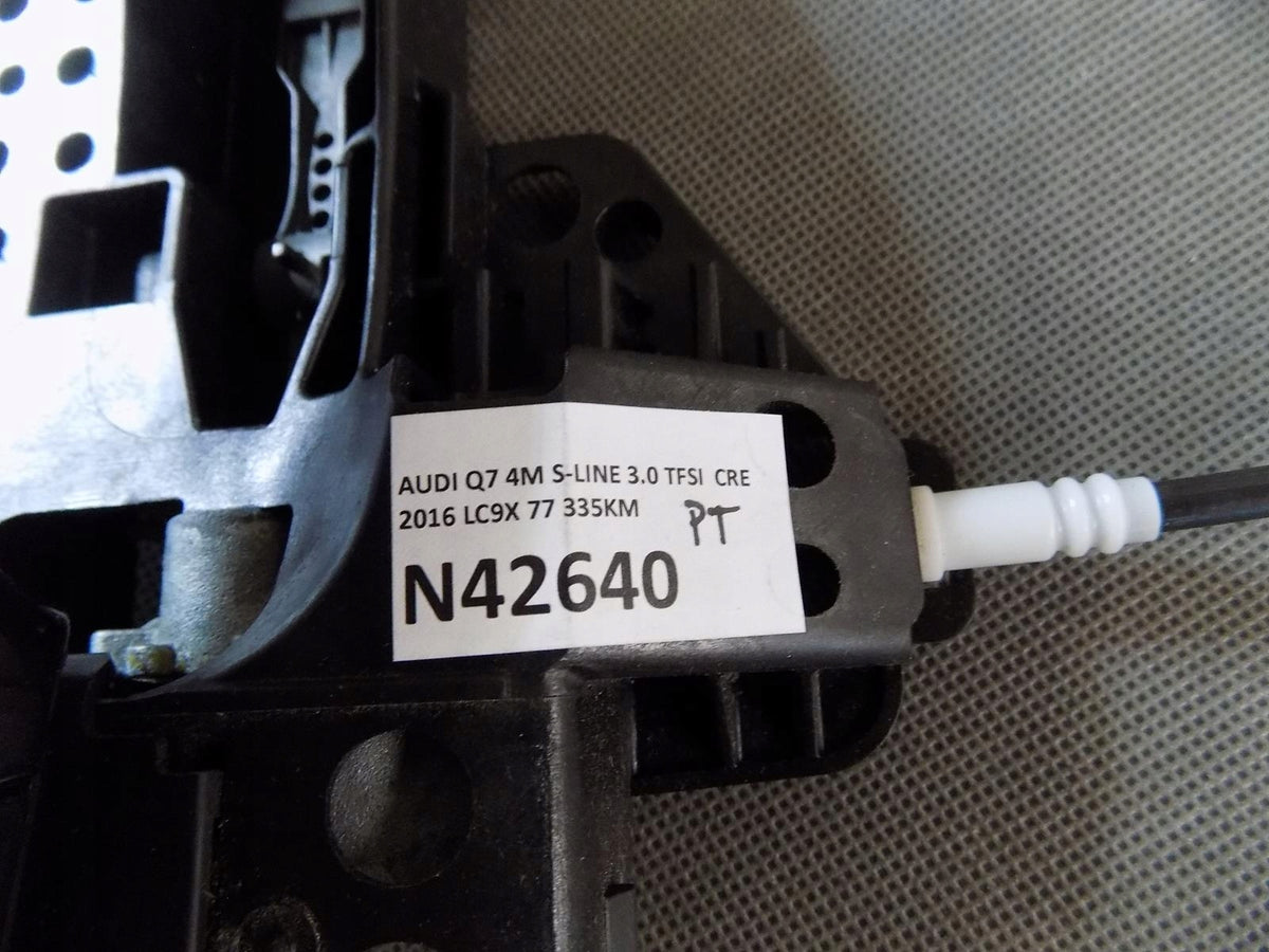 AUDI Q7 4M HANDLE RIGHT REAR KEYLESS LC9X