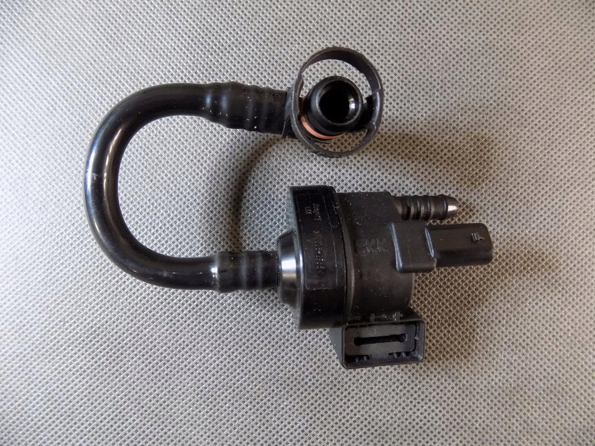 AUDI Q7 4M VALVE 06M906517S 06E133761J
