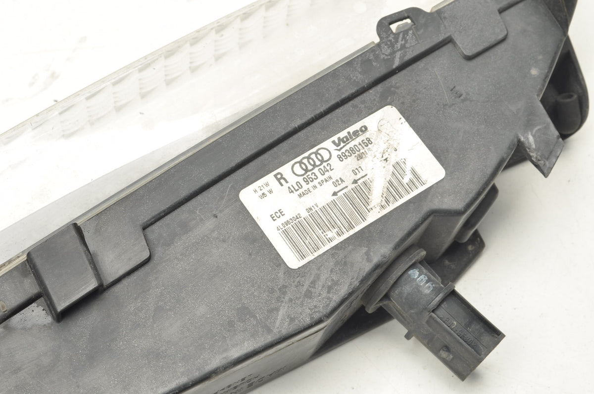 AUDI Q7 AND TURN SIGNAL FRONT RIGHT FRONT 4L0953042